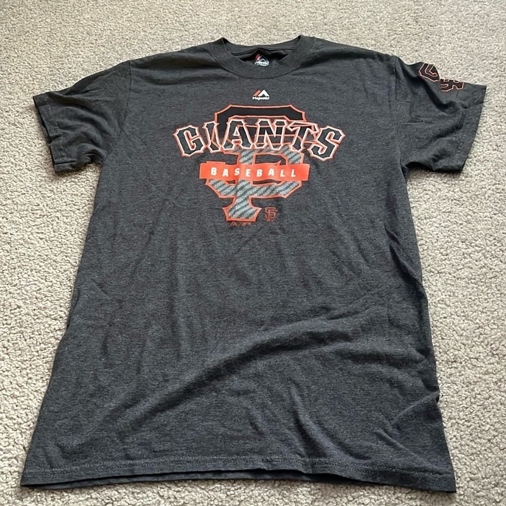 “Majestic- San Francisco Giants Tshirt size small”